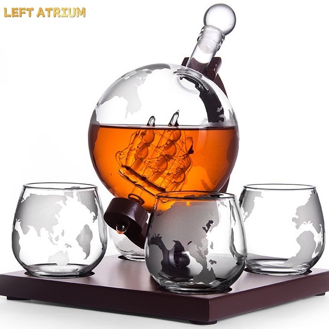 Glass globe shaped decanter, w - Decanter Globe Set 评论和价格