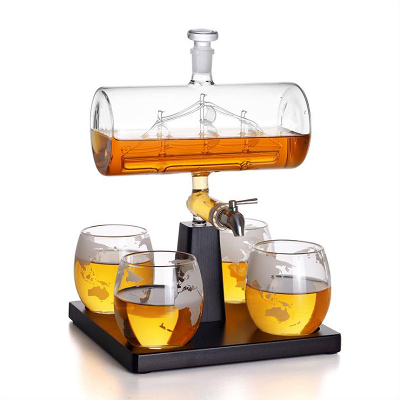 Whiskey Decanter With Antique  - Decanter Globe Set 评论和价格