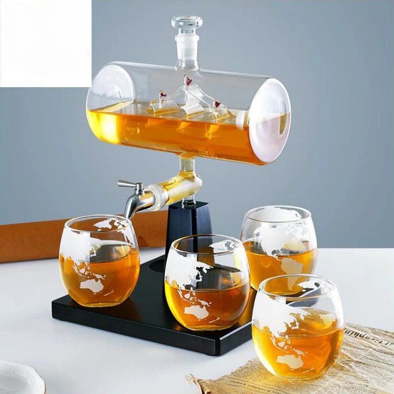 Whiskey Decanter With Antique  - Decanter Globe Set 评论和价格